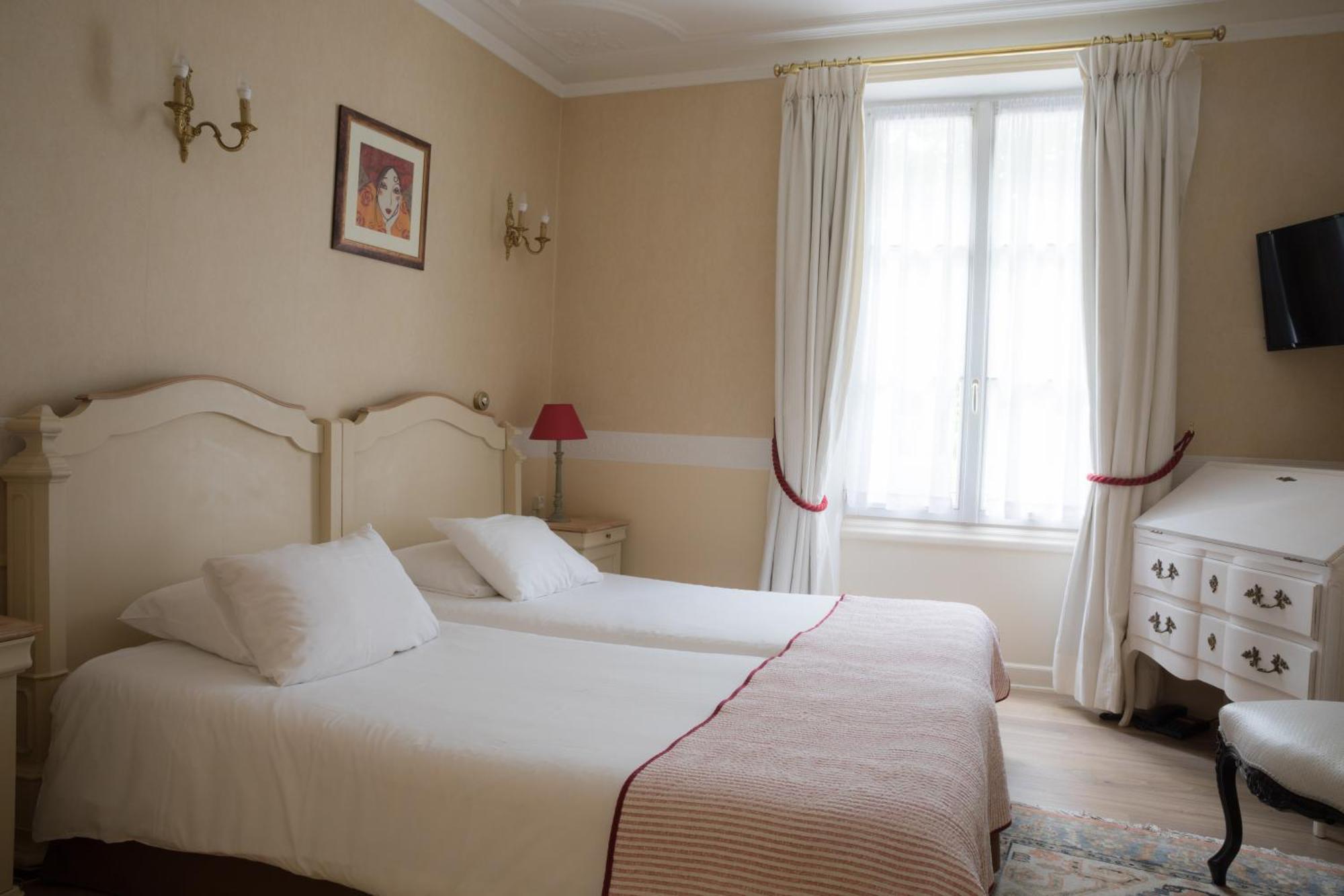 Hotel Le Plantagenet Chinon Exterior foto